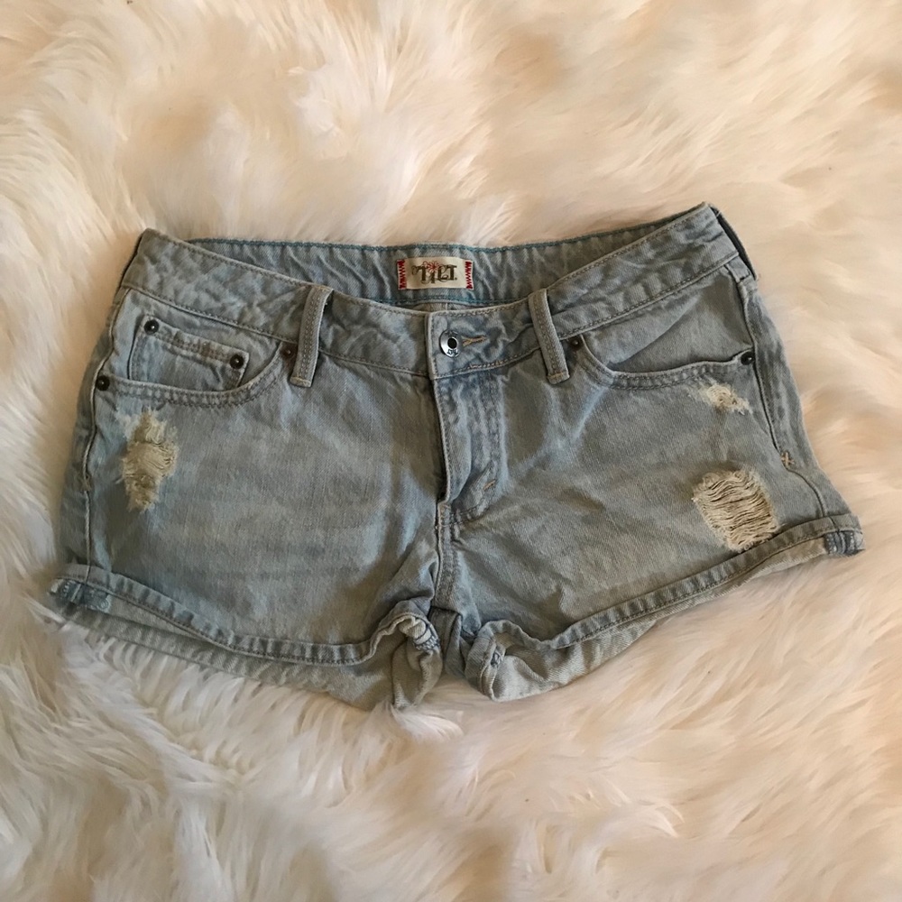 TILT LIGHT JEAN SHORTS